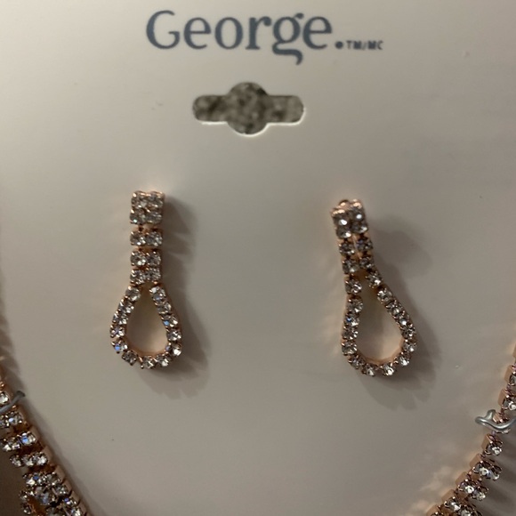 Rose Gold Diamond Necklace & Earrings Set $10 (NWT) ‼️CLOSET CLEAR OUT‼️ - Picture 4 of 7